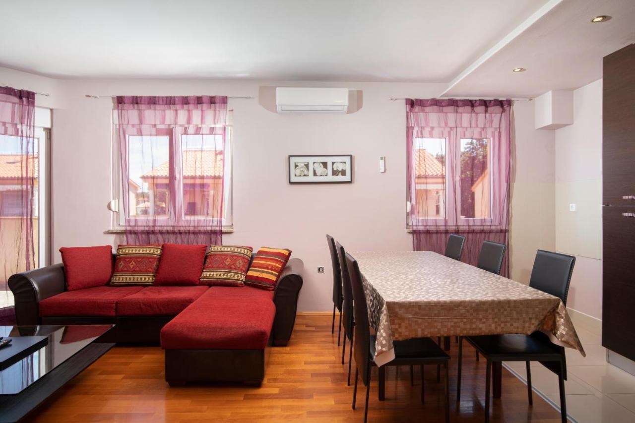 Fucane Two Bedroom Apartment *